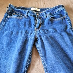 🍭2/$15 Hollister womems size W28 L33 stretch blue jeans. Flawed